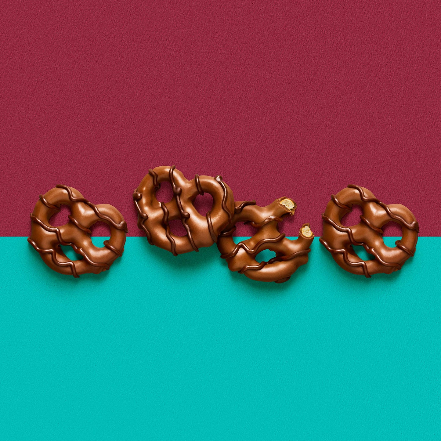 Hershey's Dipped Pretzels, 4.25 oz. Bags, Case of 12 (Milk Chocolate)