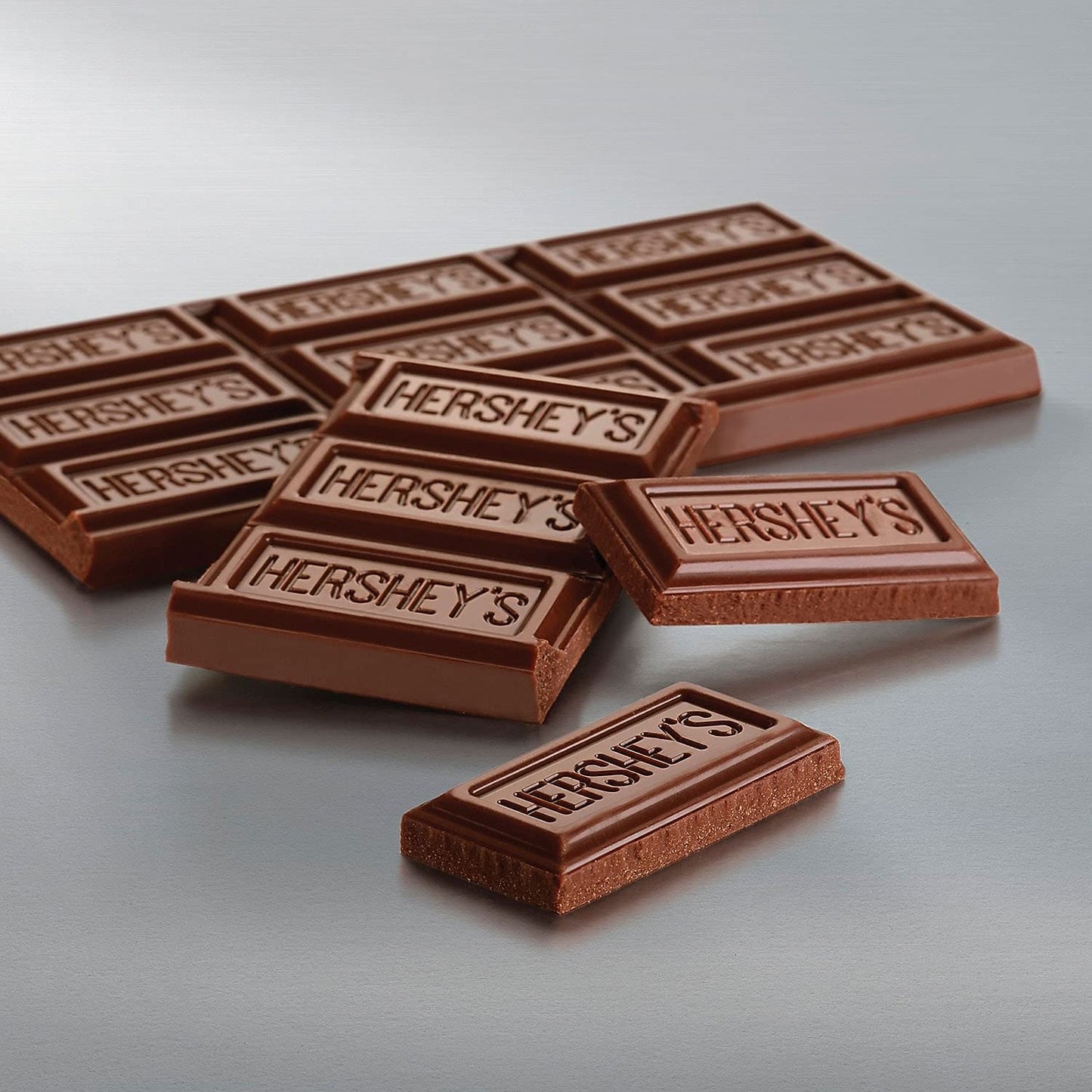 HERSHEY'S, KIT KAT and REESE'S Milk Chocolate Assortment Candy Bars, Individually Wrapped, 45 oz Bulk Value Pack (30 Piece)