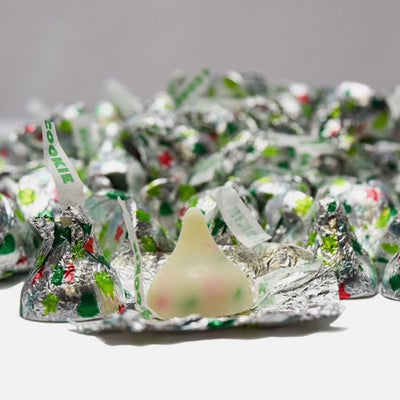 HERSHEY’S Sugar Cookie Kisses – Holiday White Crème Chocolate Candy, 5 Pound Bulk Christmas Pack